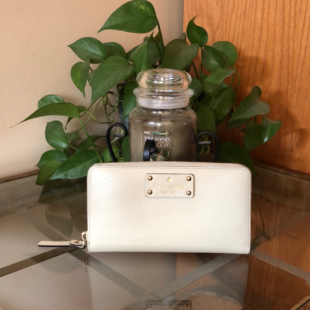 Kate Spade zip around Wallet